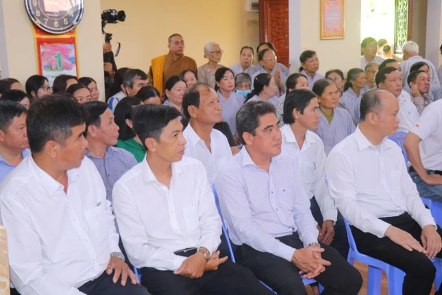 Đại diện các cơ quan tỉnh và địa phương sở tại