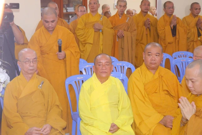 Chư tôn đức tham dự