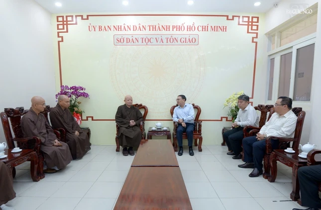Quang cảnh buổi thăm tại Sở Dân tộc và Tôn giáo TP.HCM