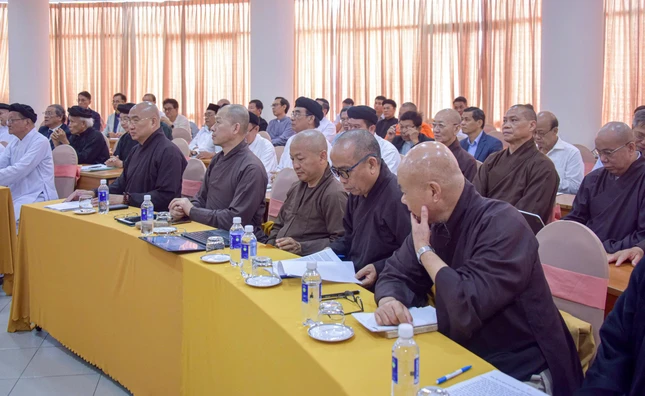 Chư tôn đức đại diện Phật giáo và các đại biểu các tôn giáo Chư tôn đức đại diện Phật giáo và các đại biểu các tôn giáo