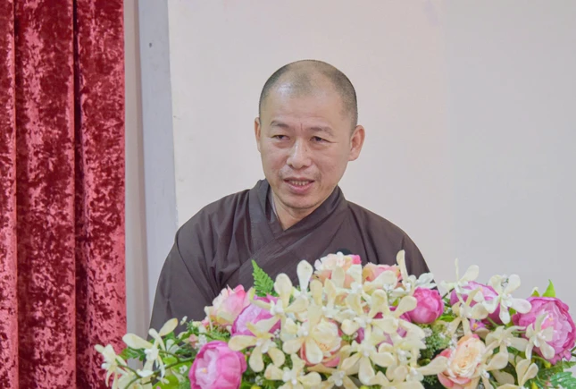 Thượng tọa Thích Minh Nhẫn góp ý tại hội thảo Thượng tọa Thích Minh Nhẫn góp ý tại hội thảo