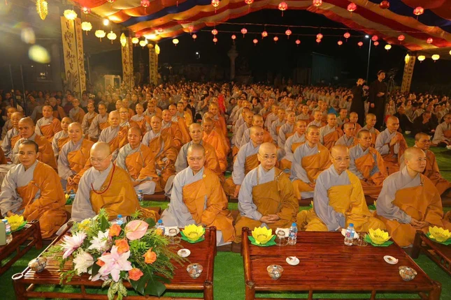 Chư Ni tham dự