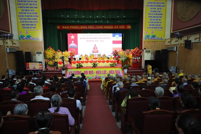 Đại hội theo dõi video báo cáo tổng kết công tác Phật sự nhiệm kỳ 2022-2027 Đại hội theo dõi video báo cáo tổng kết công tác Phật sự nhiệm kỳ 2022-2027