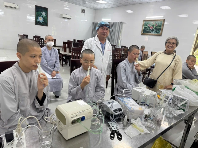 Chư Ni được chăm sóc sức khỏe
