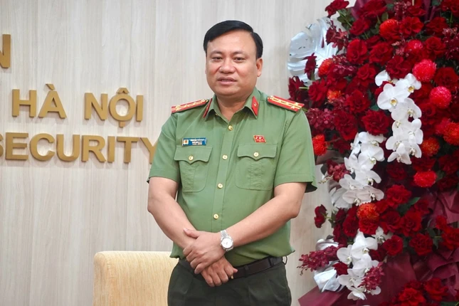 Lãnh đạo Công an TP.Hà Nội cảm ơn đến chư tôn đức lãnh đạo GHPGVN Lãnh đạo Công an TP.Hà Nội cảm ơn đến chư tôn đức lãnh đạo GHPGVN