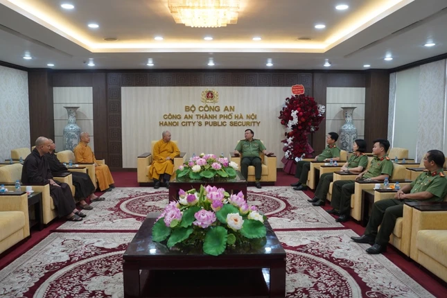 Quang cảnh buổi tiếp tại Trụ sở Công an TP.Hà Nội Quang cảnh buổi tiếp tại Trụ sở Công an TP.Hà Nội