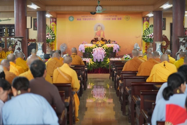 Hòa thượng Thích Bảo Nghiêm đạo từ với đại chúng Hòa thượng Thích Bảo Nghiêm đạo từ với đại chúng