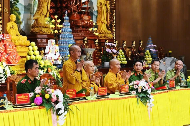 Hòa thượng Thích Thanh Điện tham dự