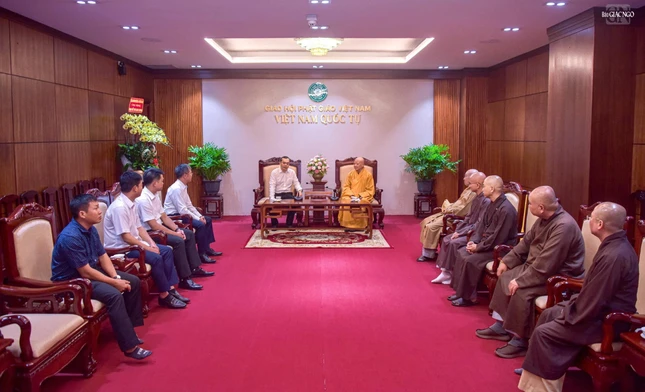 Quang cảnh buổi tiếp phái đoàn tại Việt Nam Quốc Tự Quang cảnh buổi tiếp phái đoàn tại Việt Nam Quốc Tự