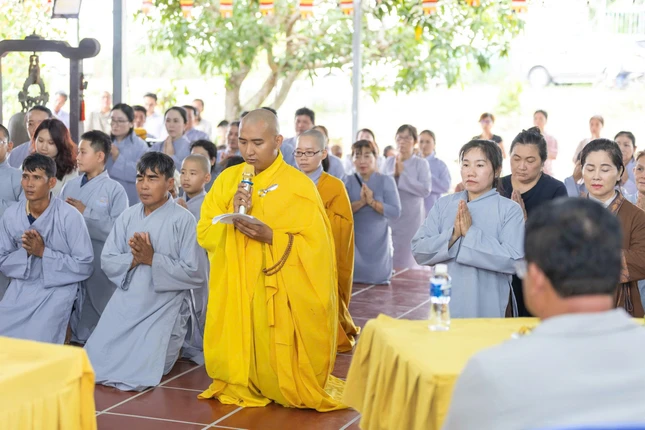 Đại đức Thích Nhật Tinh phát nguyện nhận nhiệm vụ