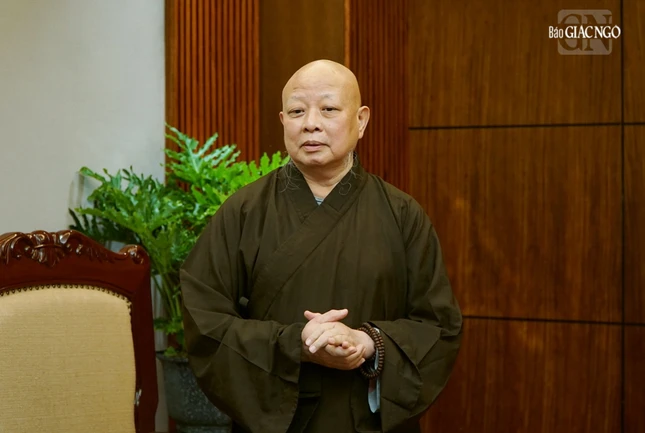 Hòa thượng Thích Lệ Trang cảm ơn sự quan tâm của Đại tá Thái Thanh Xuân và Phòng An ninh nội địa - Công an TP.HCM