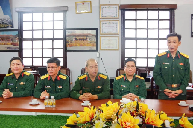 Đại tá Nguyễn Thanh Quảng chúc mừng chư tôn đức Ban Trị sự nhân Đại lễ Vu lan