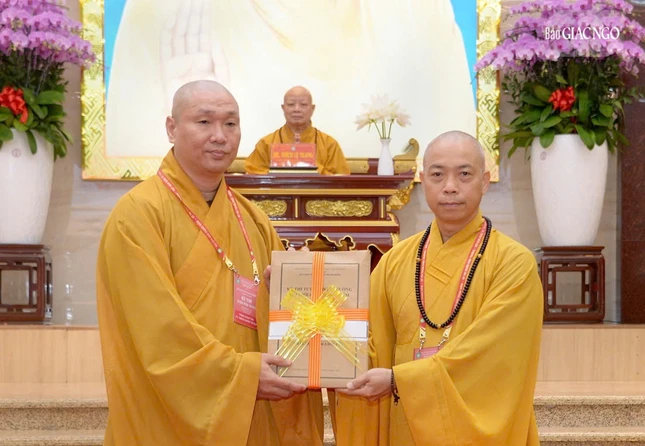 Trao và kiểm tra đề thi