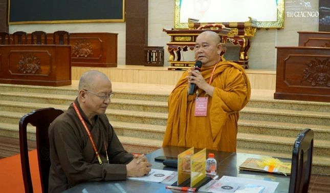 Thượng tọa Thích Minh Lực phát biểu khai mạc