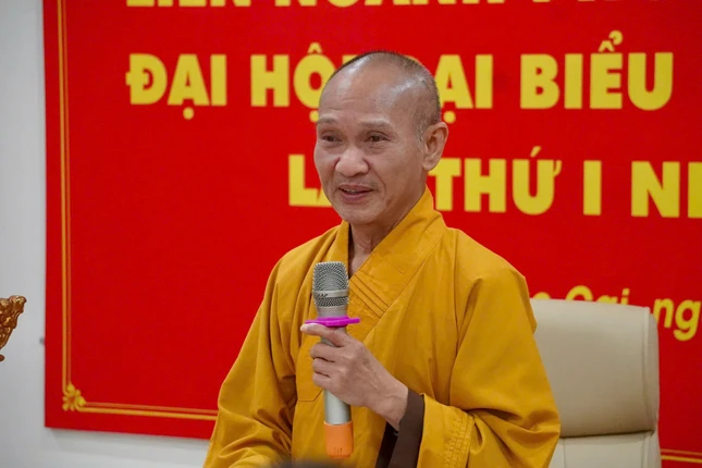 Hòa thượng Thích Thanh Điện phát biểu tại buổi họp