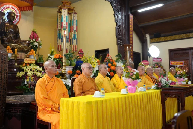 Chư tôn đức tham chứng minh, tham dự Chư tôn đức tham chứng minh, tham dự