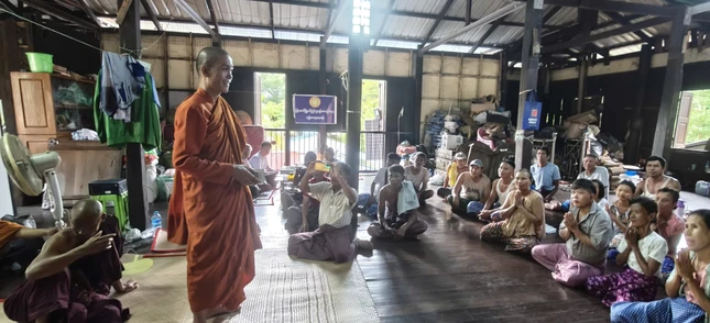 Chia sẻ với người dân Myanmar