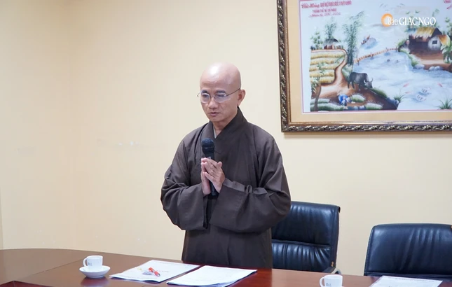 Thượng tọa Thích Thiện Quý phát biểu tại buổi họp Thượng tọa Thích Thiện Quý phát biểu tại buổi họp