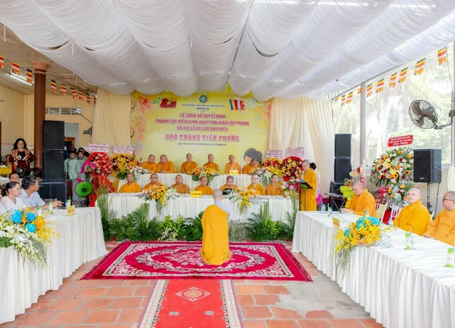 Quang cảnh buổi lễ Quang cảnh buổi lễ