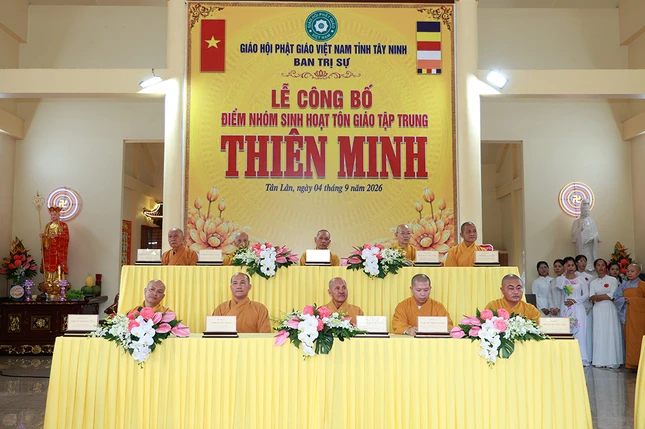 Chư tôn đức chứng minh