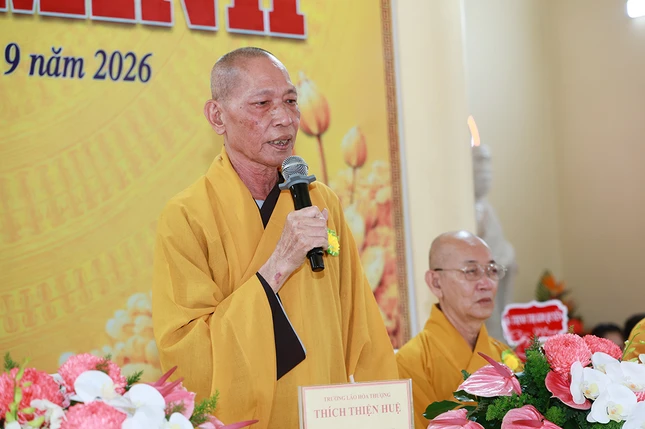 Trưởng lão Hòa thượng Thích Thiện Huệ ban đạo từ