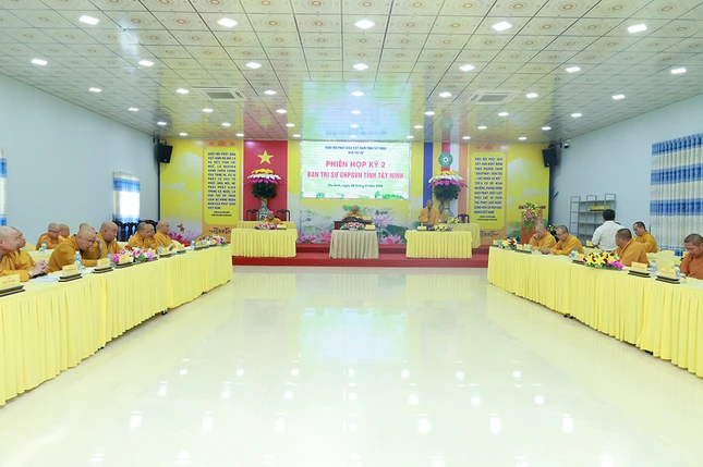 Quang cảnh buổi họp của Ban Trị sự tại Trụ sở Ban Trị sự - chùa Pháp Minh Quang cảnh buổi họp của Ban Trị sự tại Trụ sở Ban Trị sự - chùa Pháp Minh