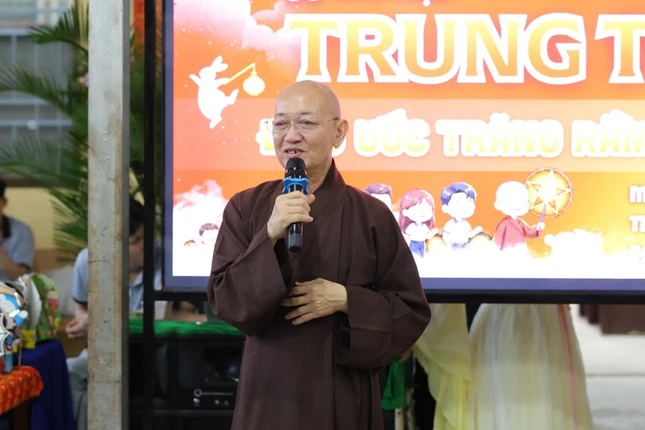 Thượng tọa Thích Quảng Tâm phát biểu Thượng tọa Thích Quảng Tâm phát biểu