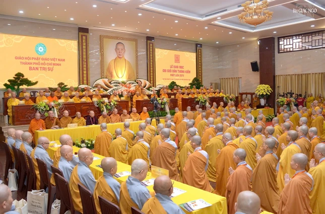 385 giới tử các hệ phái sẽ tấn đàn thọ nhận giới pháp