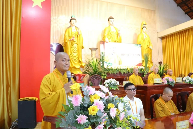 Thượng tọa Thích Lệ Duyên phát biểu khai mạc