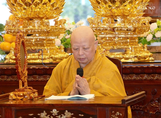 Hòa thượng Thích Lệ Trang đại vị thuyết giới Tỳ-kheo, Bồ-tát giữa đại chúng