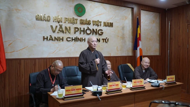 Chư tôn đức chủ tọa buổi họp