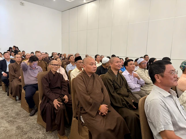 Chư tôn đức Ban Trị sự TP.HCM tham dự
