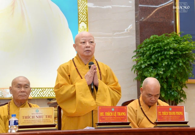 Hòa thượng Thích Lệ Trang phát biểu chỉ đạo