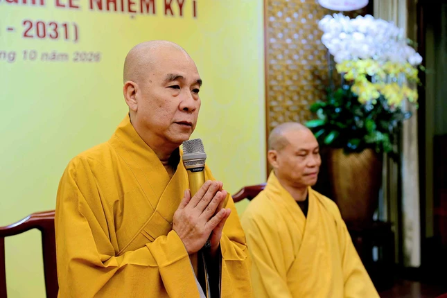 Thượng tọa Thích Quảng Chơn phát biểu tại buổi họp