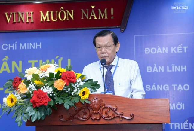 Chủ tịch Hội nhà báo TP.HCM Nguyễn Tấn Phong Chủ tịch Hội nhà báo TP.HCM Nguyễn Tấn Phong