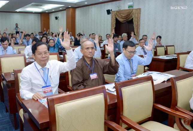 Đại biểu biểu quyết tại đại hội Đại biểu biểu quyết tại đại hội