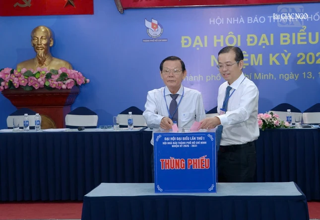 Bỏ phiếu bầu Ban Chấp hành Hội Nhà báo TP.HCM nhiệm kỳ 2026-2031 Bỏ phiếu bầu Ban Chấp hành Hội Nhà báo TP.HCM nhiệm kỳ 2026-2031