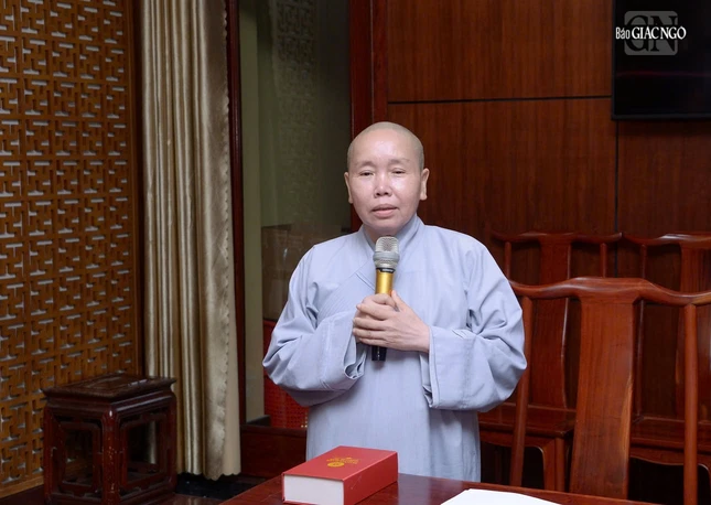 Ni sư Thích nữ Như Nguyệt, Phó Trưởng ban Thường trực phát biểu tại buổi họp Ni sư Thích nữ Như Nguyệt, Phó Trưởng ban Thường trực phát biểu tại buổi họp