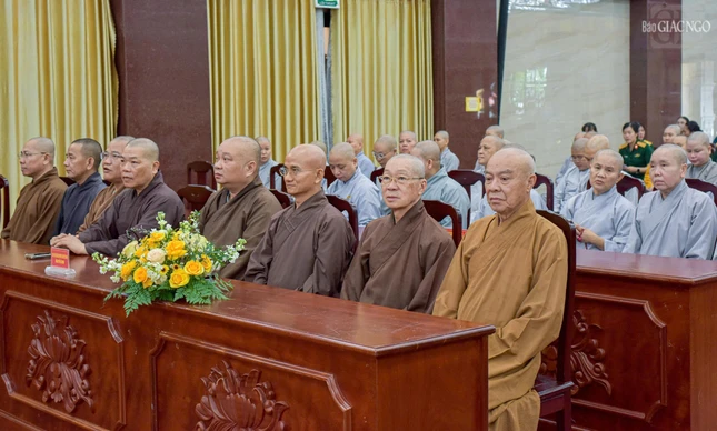 Chư tôn đức chứng minh, tham dự