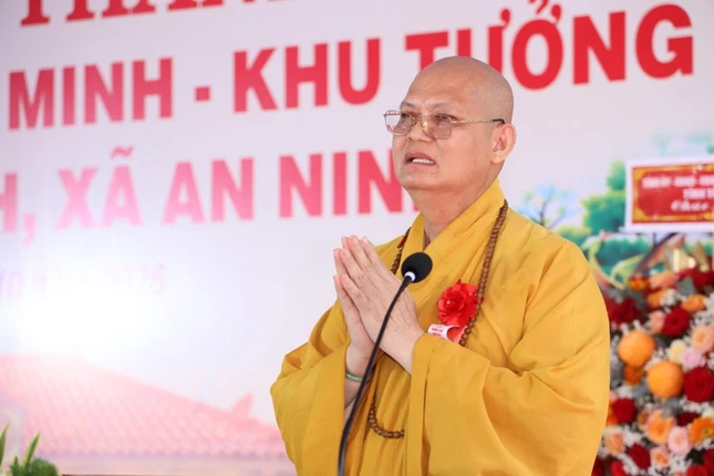 Thượng tọa Thích Nhuận Thành, trụ trì chùa Vạn Linh Thượng tọa Thích Nhuận Thành, trụ trì chùa Vạn Linh