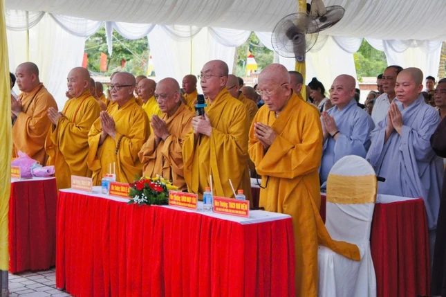 Chư tôn giáo phẩm chứng minh Chư tôn giáo phẩm chứng minh