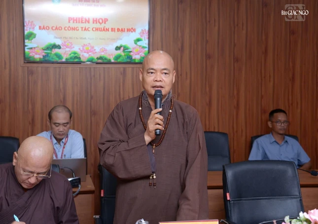 Thượng tọa Thích Thanh Phong thông tin về công tác hậu cần cho Đại hội