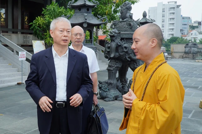 Phái đoàn tại tổ đình Vĩnh Nghiêm - Ảnh: Như Danh Phái đoàn tại tổ đình Vĩnh Nghiêm - Ảnh: Như Danh