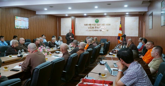 Thượng tọa Thích Minh Nhẫn thông tin các sự kiện của Đại hội và một số việc liên quan
