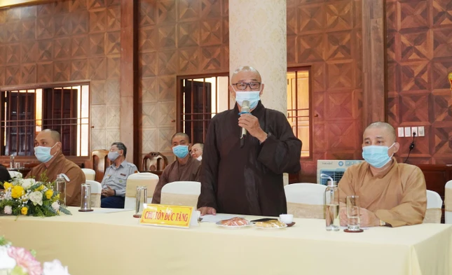 Thượng tọa Thích Phước Triều góp ý về đại hội