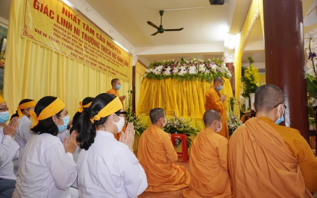 Môn Nhơn hiếu quyến cảm tạ Môn Nhơn hiếu quyến cảm tạ