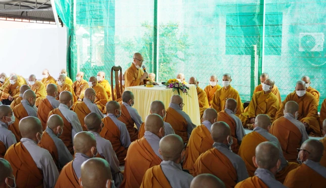 Cùng nghe trùng tụng giới bồ-tát