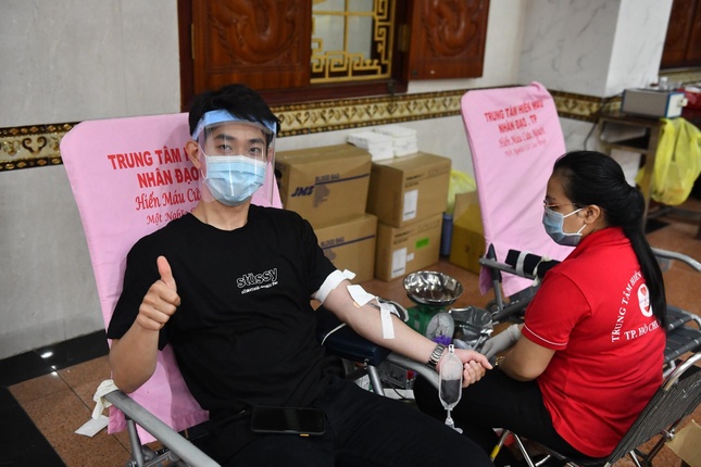 Hiến máu cứu người