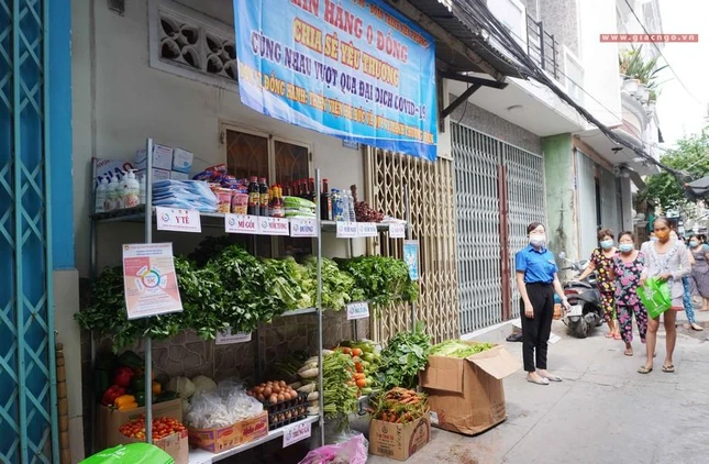 "Gian hàng 0 đồng" ở khu cách ly tạm thời