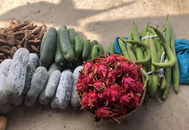 Những món quà quê thơm thảo - Ảnh: NA